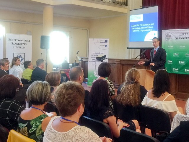 A szakképzési intézményrendszer átfogó fejlesztése 14